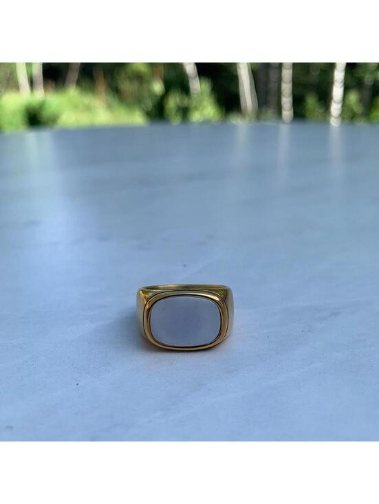 Jewelry - Boho Minimalist Y2k style Gold and white opal ring. Size 8. Stainless steel